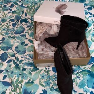 Jessica Simpson Size 8 booties